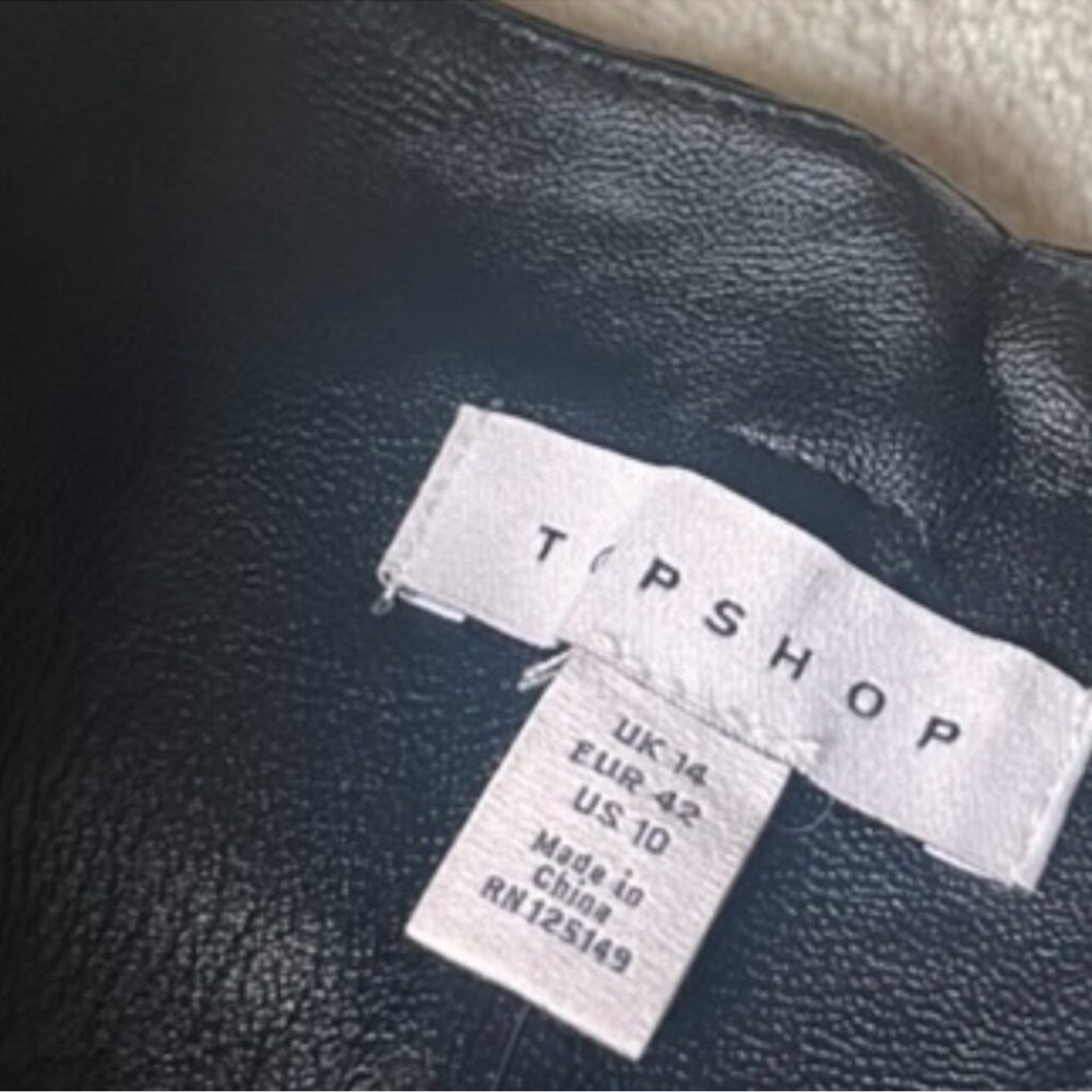 Topshop Black High Waist Faux Leather Shorts Size 10 - Picture 2 of 5